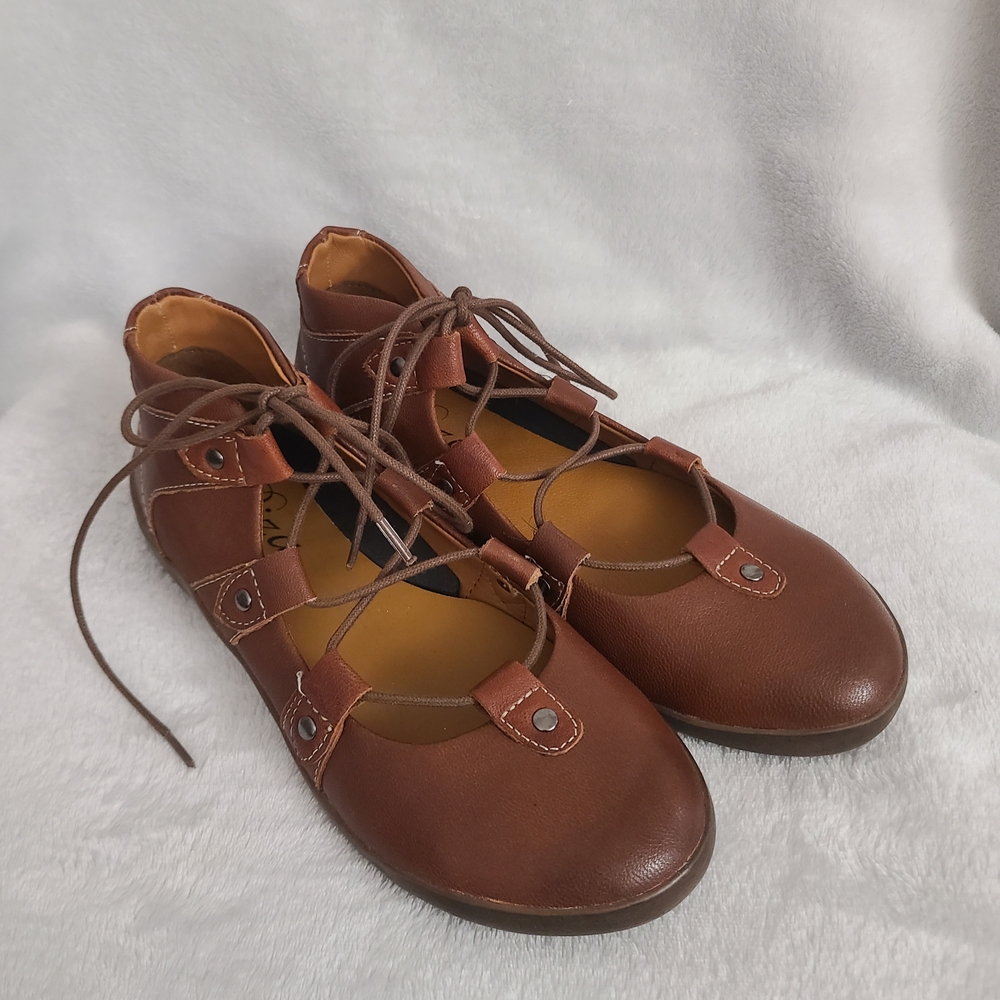 Biza Sz EU 37 US 6-6.5 Brown Front Lace Leather Ballet Flats